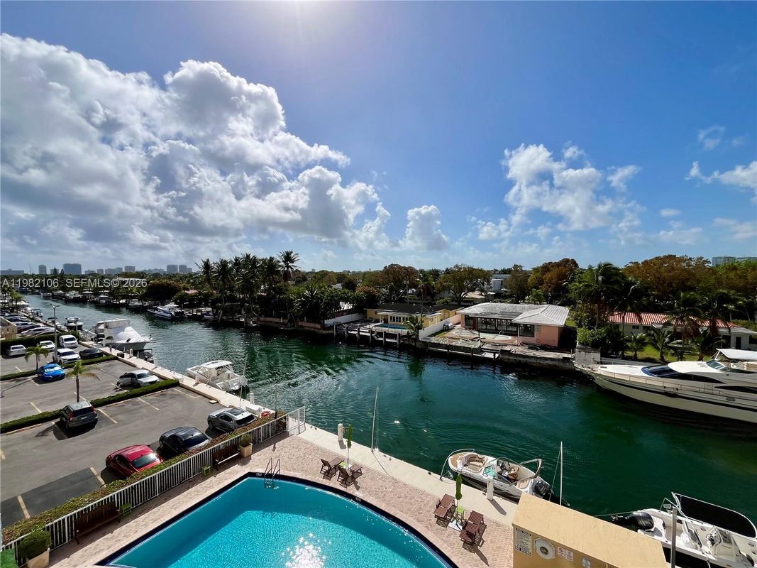 Photo - 2020 NE 135th St