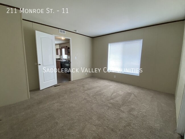 Photo - 211 Monroe St