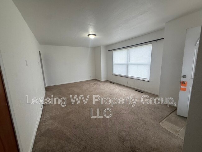 Photo - 2485 Main St