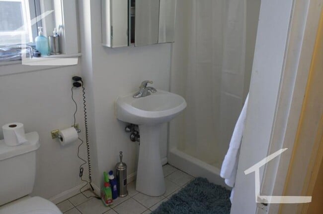 Photo - BU Brookline Area Spacious 5b/2b Large Rooms, These don't last long Hurry!