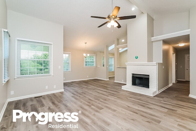 Photo - 103 Silver Maple Ct