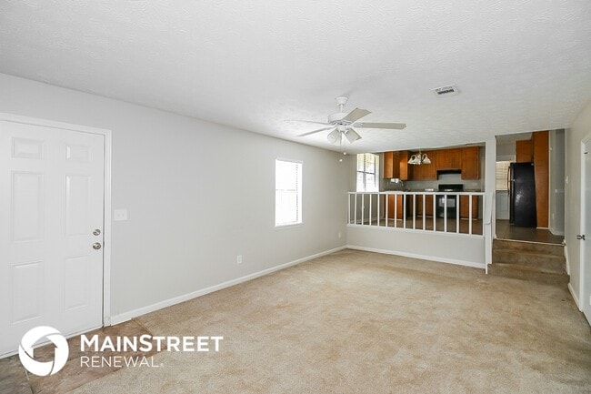 Photo - 1005 Lombardy Way