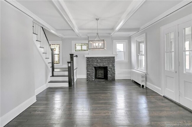 Photo - 2065 Barnum Ave