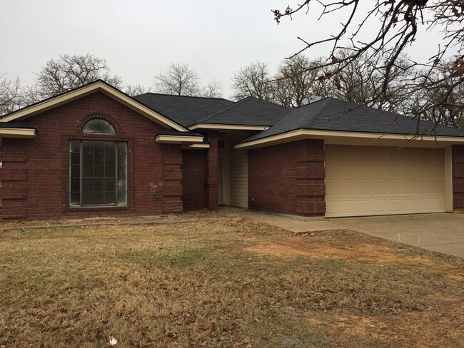 "Burleson Texas Homes for Rent" 1 ACRE FEN... - "Burleson Texas Homes for Rent" 1 ACRE FEN...