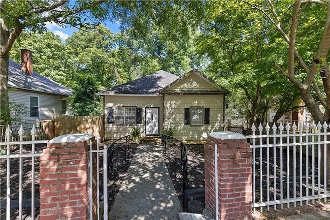 Photo - 1415 Eric St SE