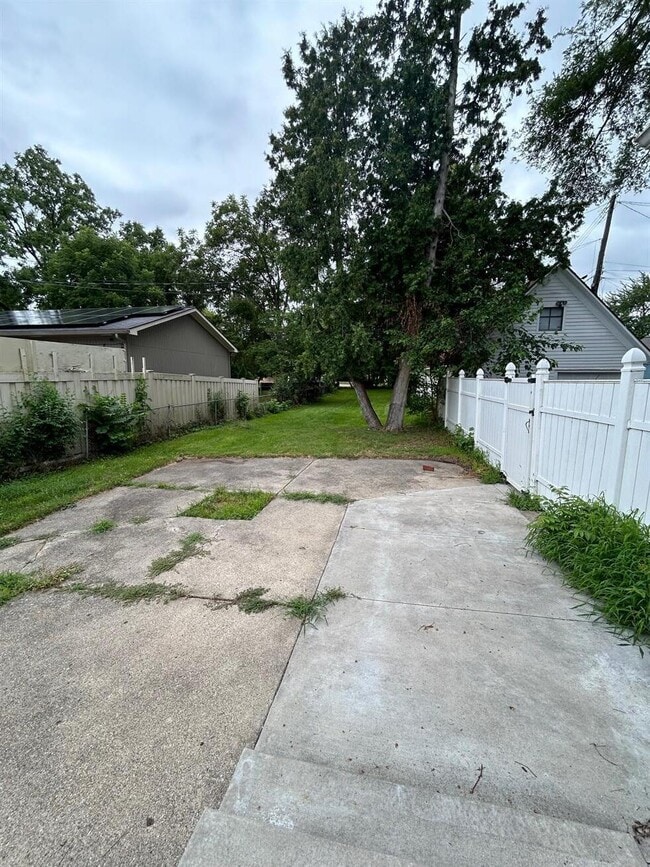 Photo - 408 S Huron St