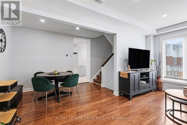 Photo - 146 Salter Crescent