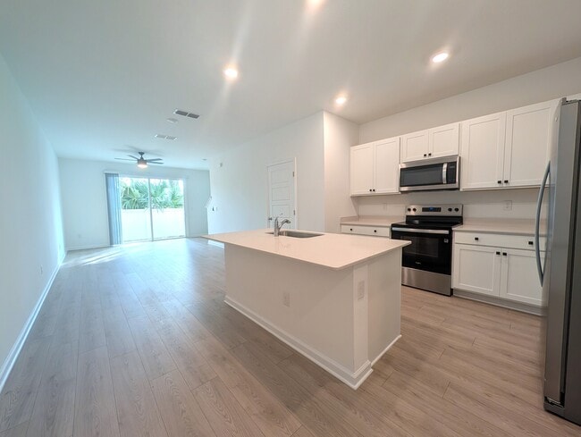 Building Photo - 5916 Ortega Lake Dr