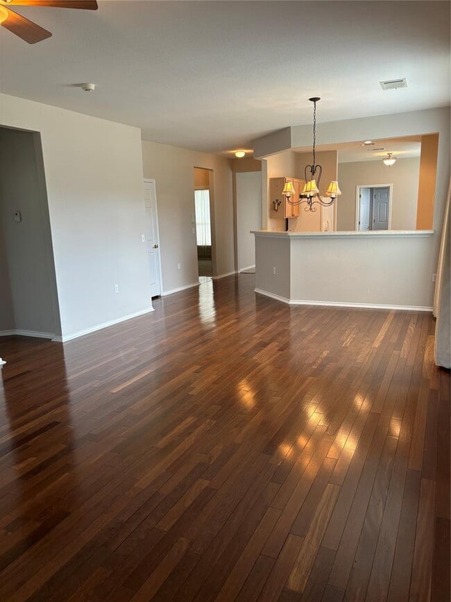 Photo - 106 Bowie Cir