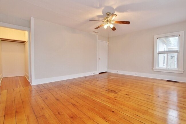 Photo - Updated 3 bedroom 1 bath home in downtown Morris