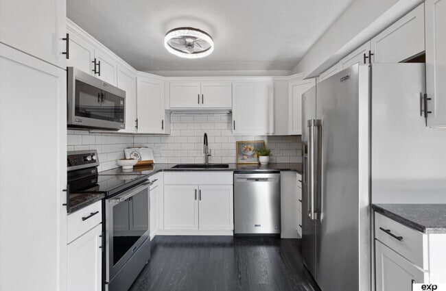 Building Photo - 12727 Woodcrest Plz Unit 3-222 Rental