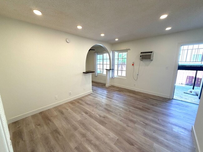 Photo - 12721 Matteson Ave Unidad 1
