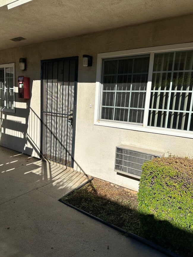 Photo - Large 1 Bedroom 1 Bathroom unit. One car parking space. Downstairs Unit 11751 B