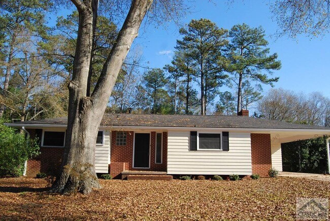 Photo - 160 Harold Dr House