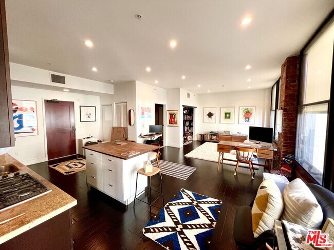 Building Photo - 460 S Spring St Unit 614 Rental