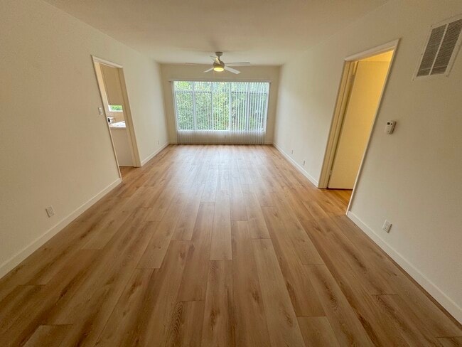 Building Photo - 11662 Sunset Blvd