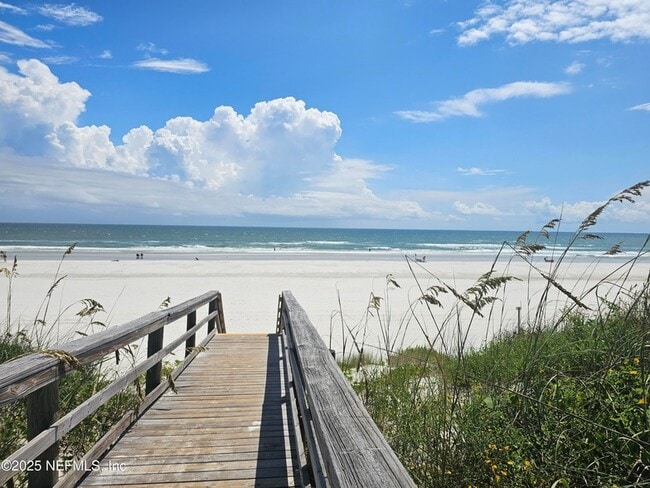 Building Photo - 6300 Jimmy Buffett Mem Hwy Unit B21D