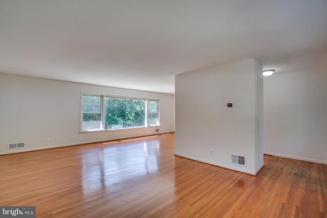 Photo - 3710 Woodburn Rd