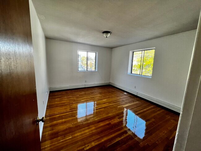 Photo - 155 Williams St Unidad 18
