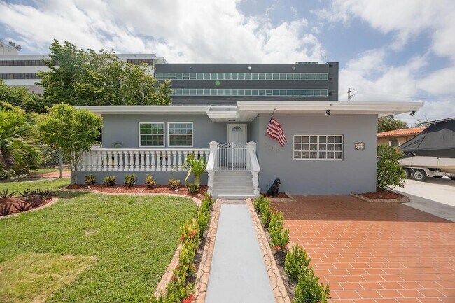 Photo - 2150 SW 21st Ter Casa