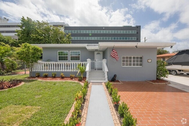 Building Photo - 2150 SW 21st Ter Rental