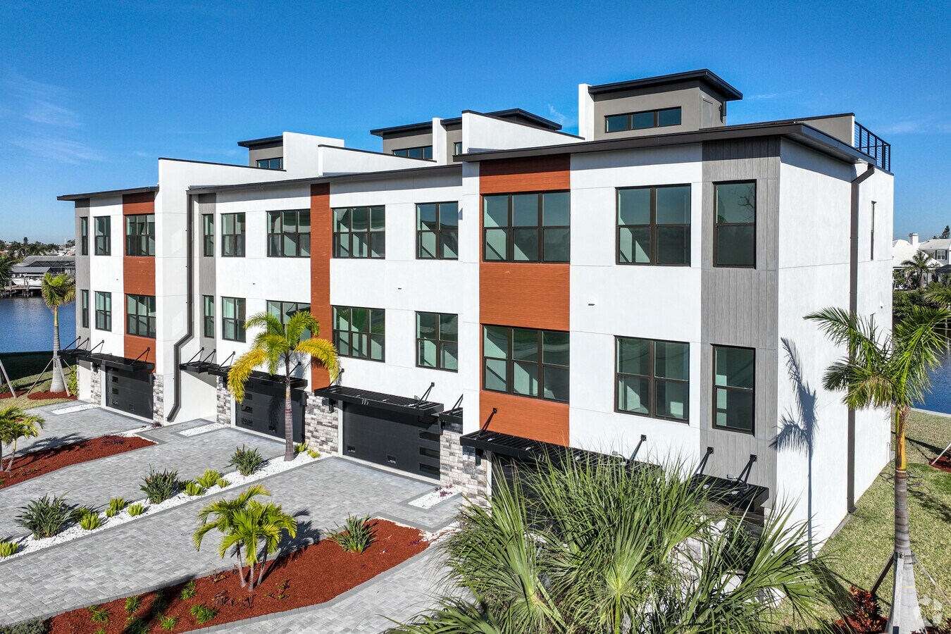 Photo - 771-777 Gran Kaymen Way