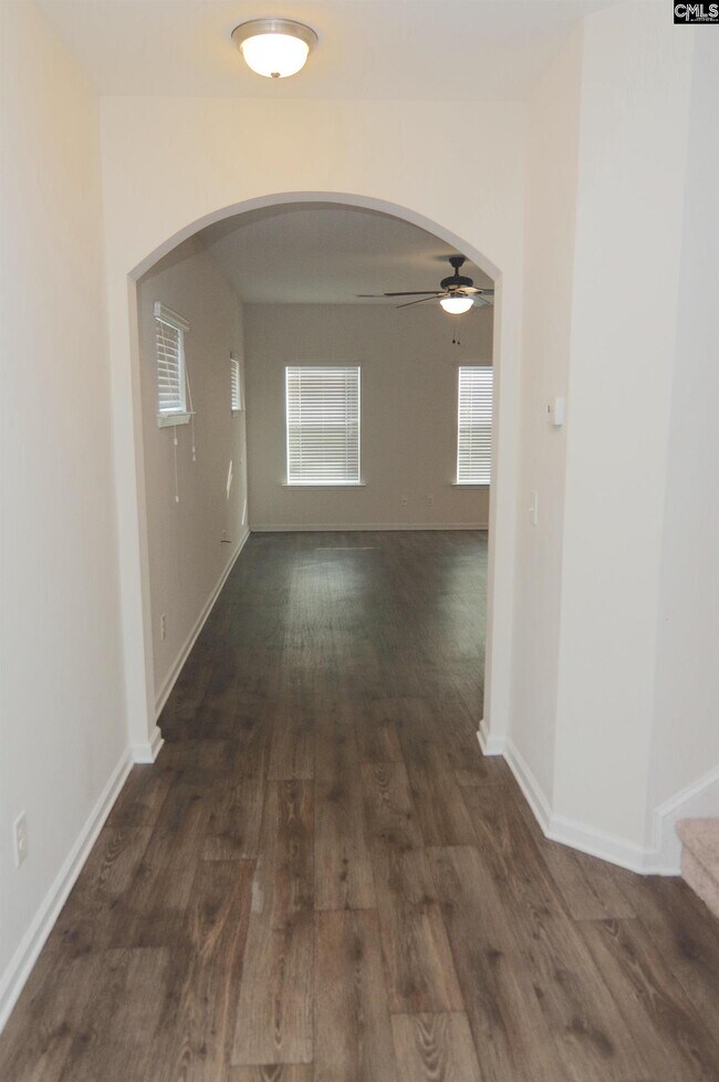 Photo - 194 Bonhomme Cir