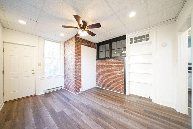Photo - 402 N Church St Unit 2