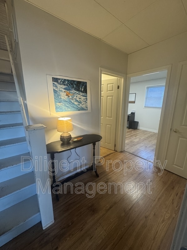 Photo - 612 Romaine St