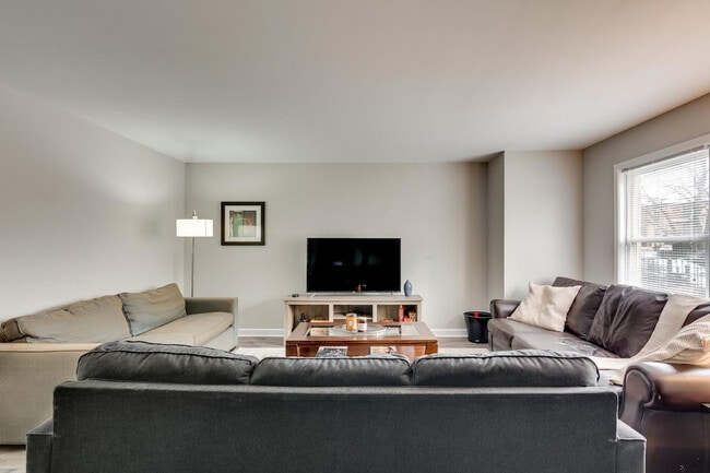 Photo - 226 S Hoyne Ave Unidad ID1255624P