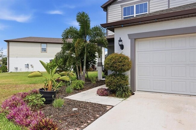 9108 Royal River Cir