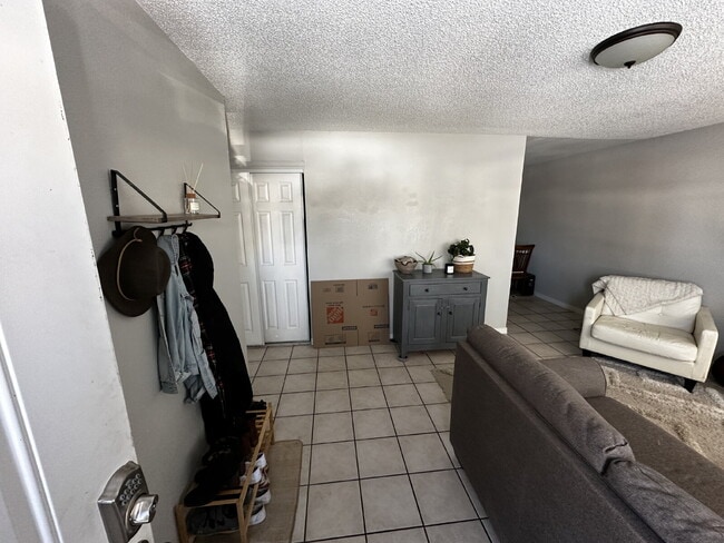 Photo - Available December! Cosy duplex in Potter Highlands!