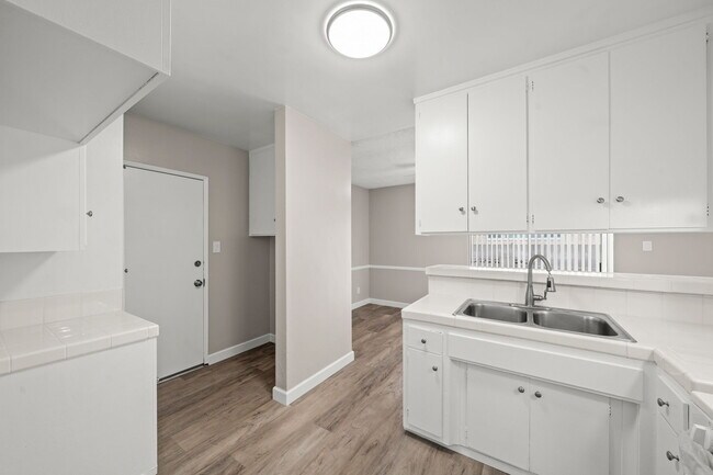 Photo - 13627-13737 1/2 Lemoli Ave