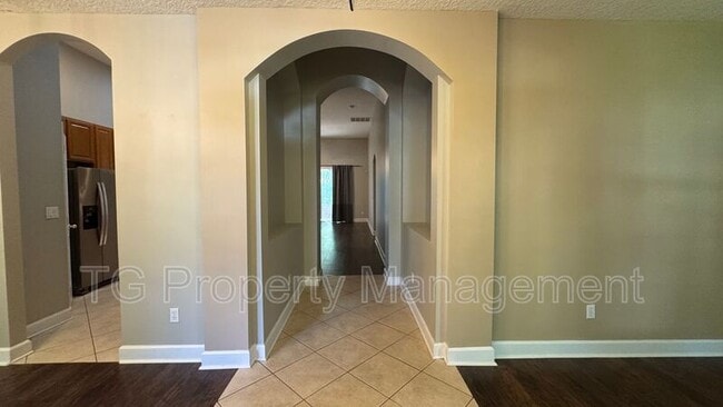 Photo - 614 Loire Ct