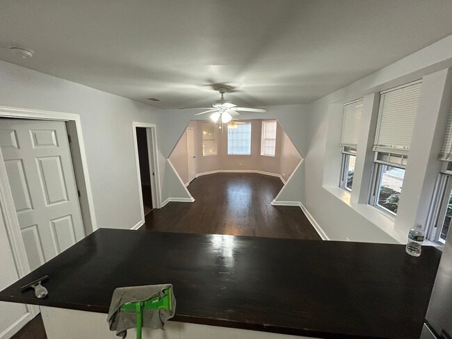 Photo - 5653 W Montrose Ave