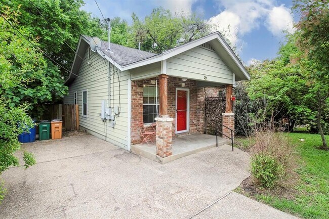 Photo - 5411 Hudson St