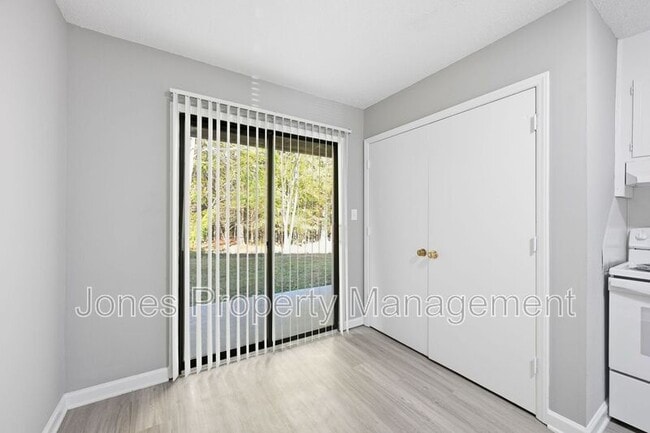 Photo - 905 Chimneys Ln Unidad Apartment 101