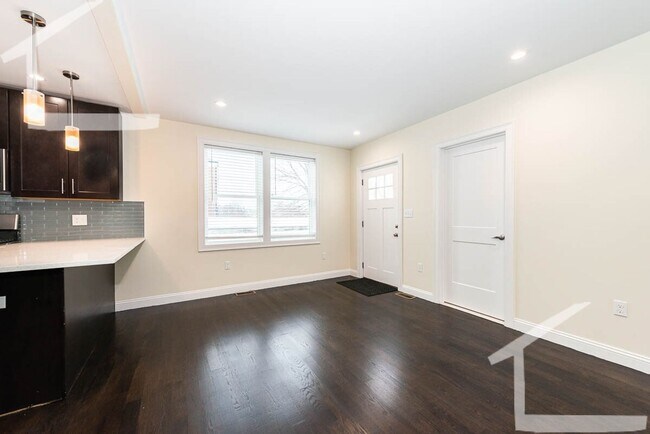 Photo - 116 Jerome St