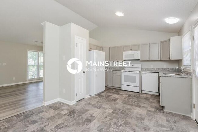 Photo - 3 Bedroom Pet-Friendly Home in CLAYTON, NC with Main Street Renewal