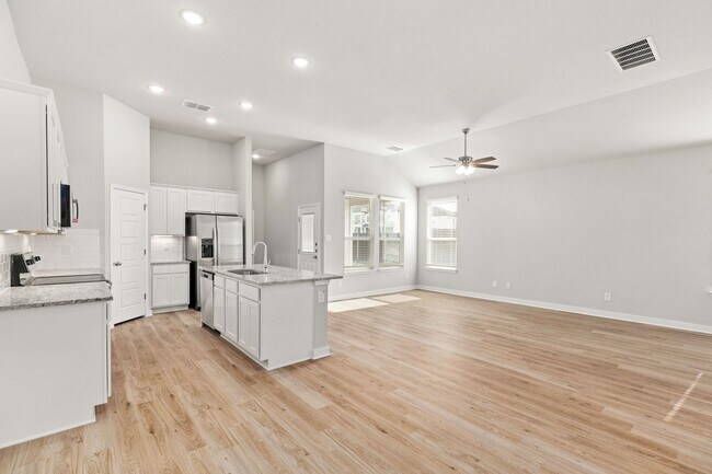 Photo - Stunning Duplex in prime location EMMA Park