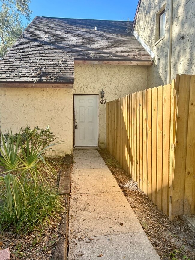 Photo - 2 BEDROOM 1 BATHROOM CONDOMINIUM IN OAK BR...