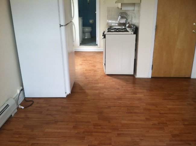 Photo - 495 Main St Unit B-R