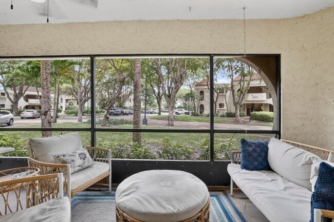 Photo - 6328 Longboat Ln W
