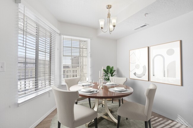 Dining Area - Shoreline