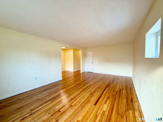 Photo - 570 Whitney Ave Unit L3