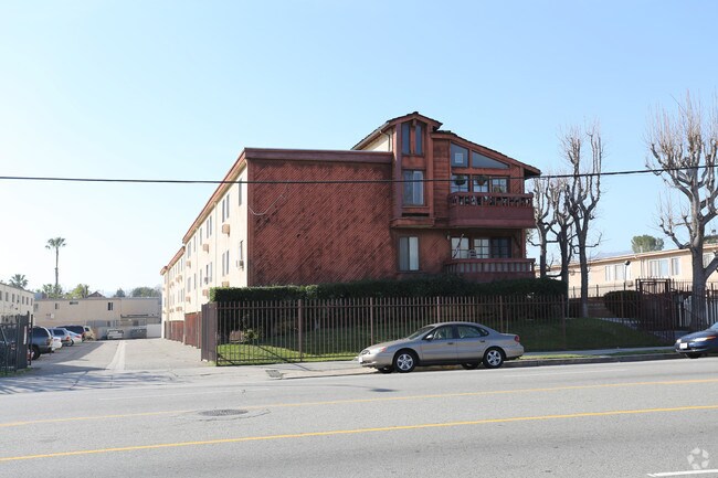 Photo - Riata Apartments