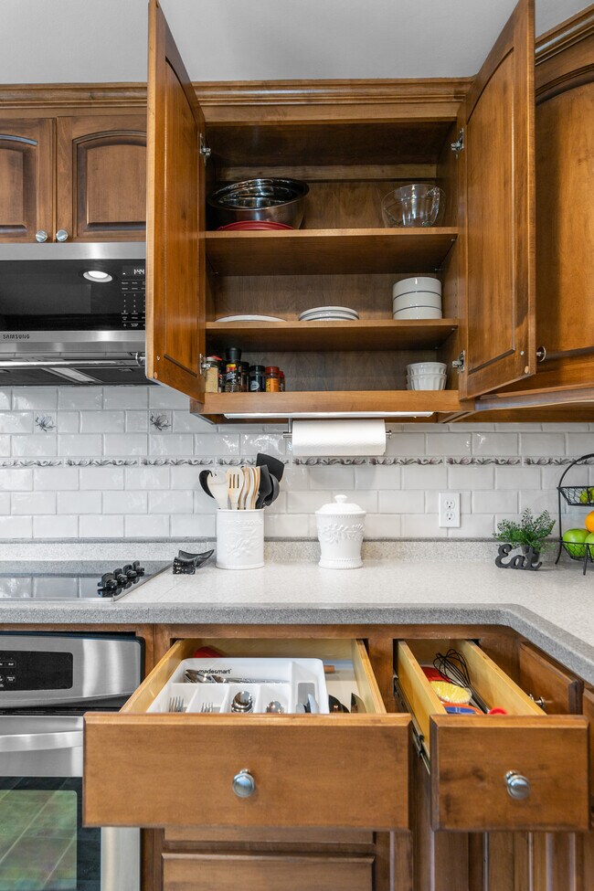 Photo - 302 E Wilson Ave