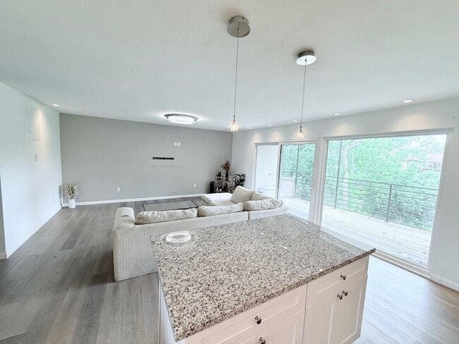 Photo - 8211 Katy Fwy Unidad 3