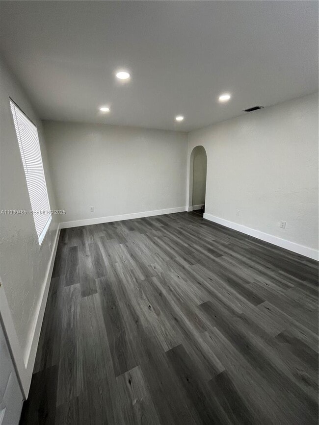 Photo - 1999 NW 2nd St Unit 3