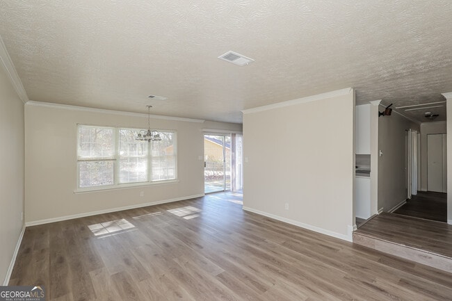 Photo - 295 Adena Ln W